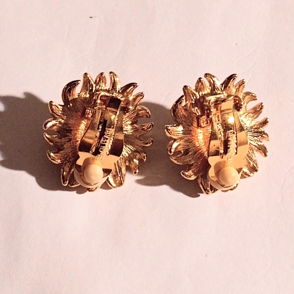 Vintage Erwin Pearl Clip On Goldtone Earrings - Picture 6 of 8